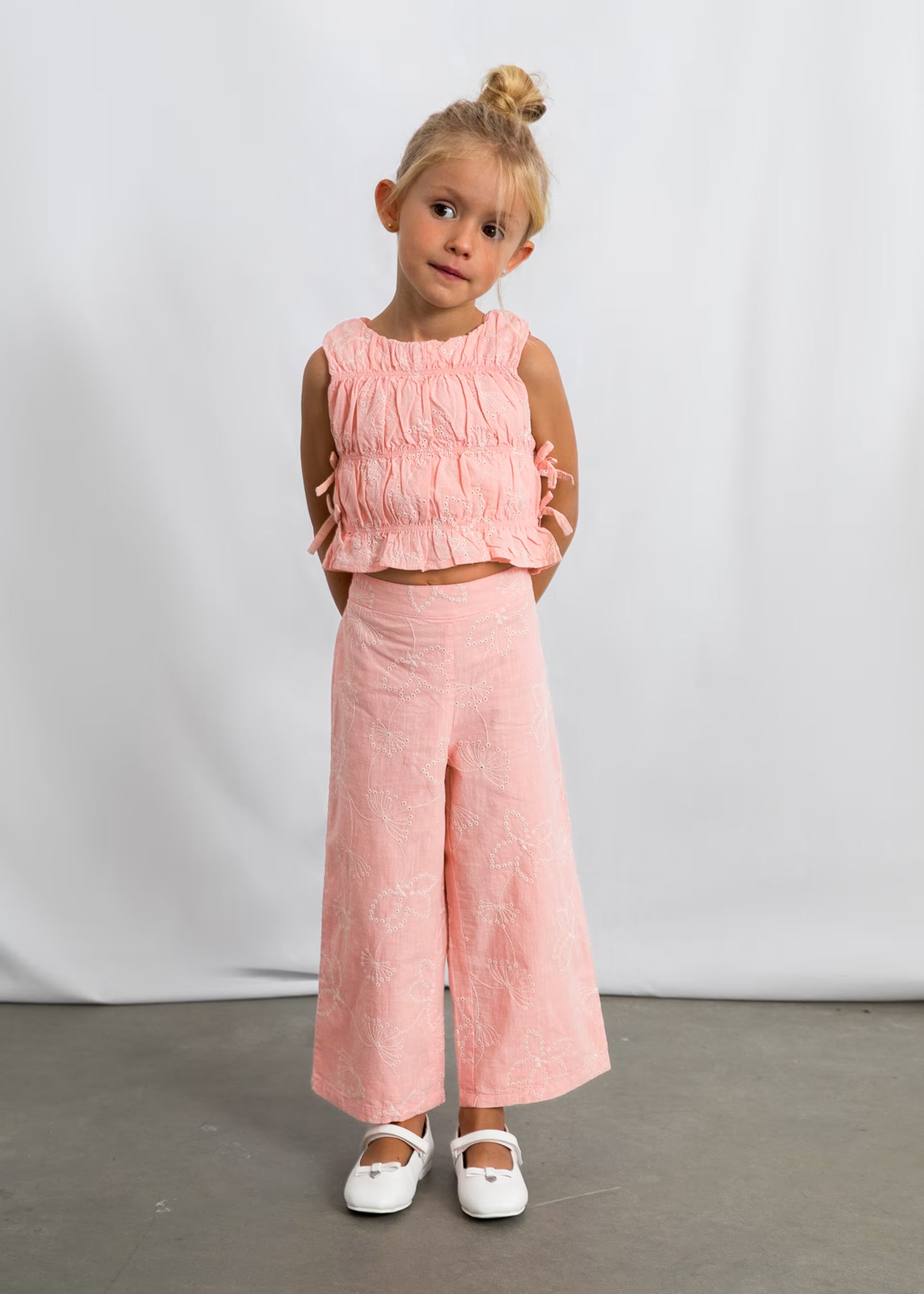 Conjunto pantalon largo bordado
