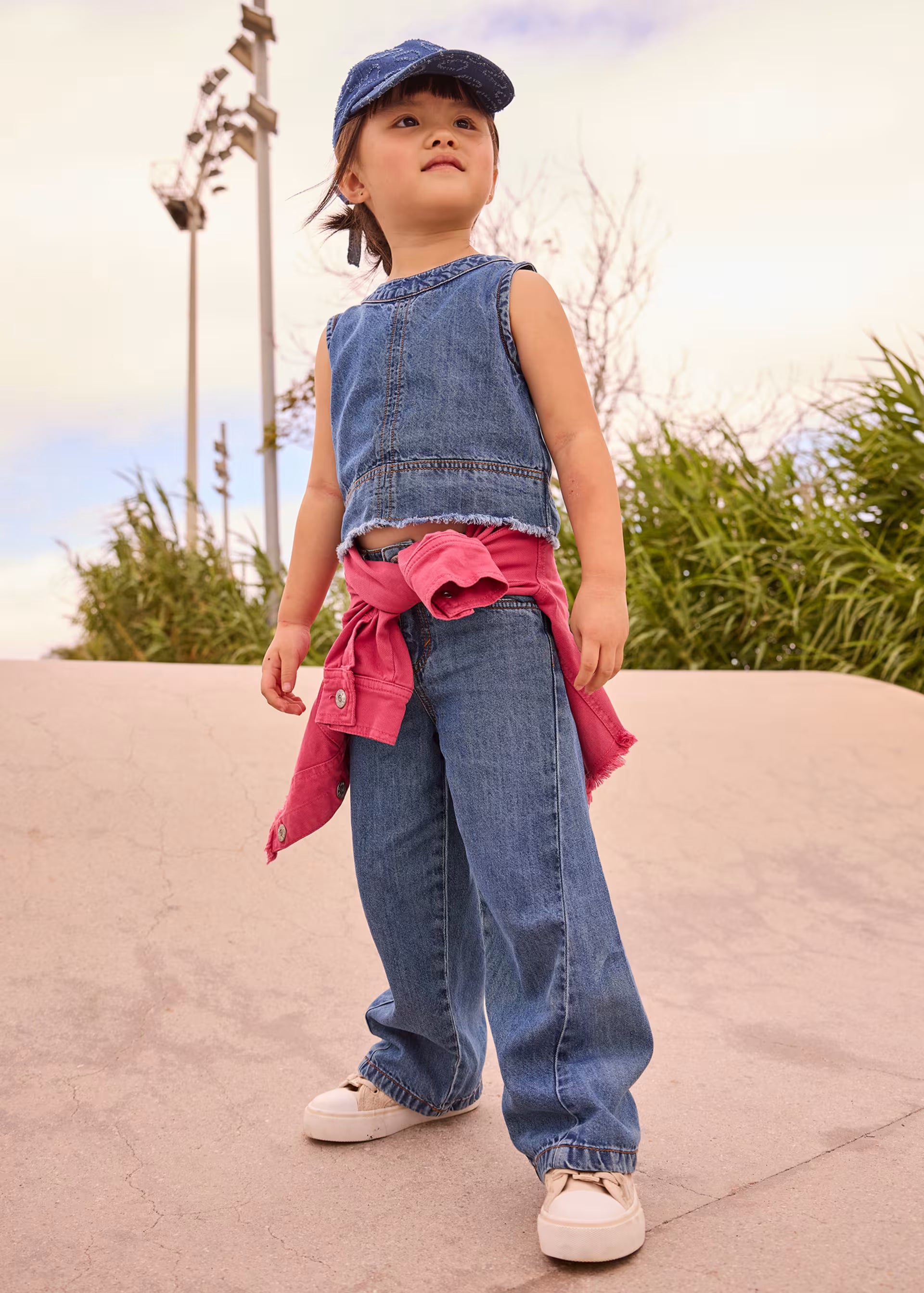 Pantalon largo denim obscuro